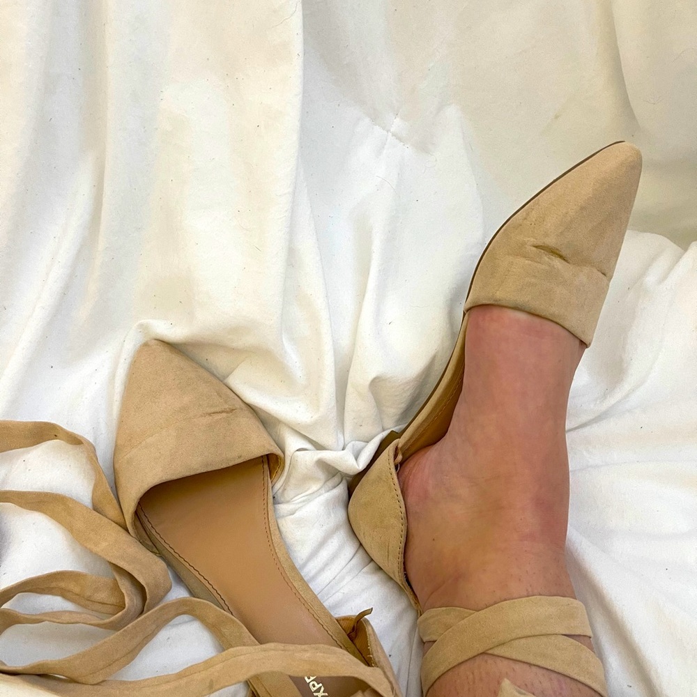 EXPRESS TIE UP FLATS